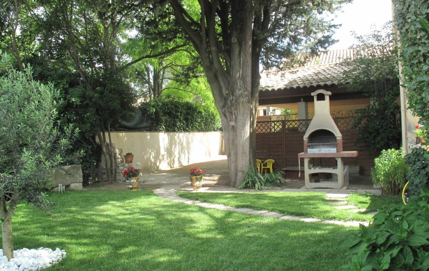 Location de vacances - Gîte à Lapalud - jardin privatif