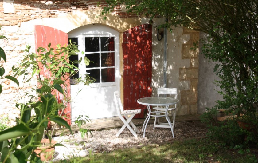 Location de vacances - Gîte à La Force - "Le Studio" entrée , terrasse