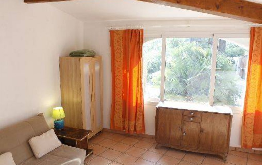 Location de vacances - Studio à Porto-Vecchio - CANAPÉ LIT VUE INTERIEUR