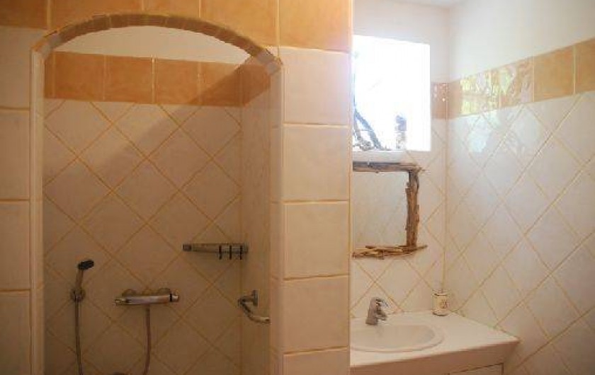 Location de vacances - Villa à Le Puy-Sainte-Réparade - Salle d'eau