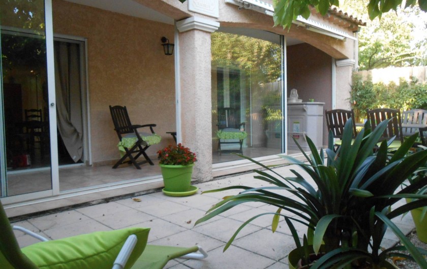 Location de vacances - Villa à Le Puy-Sainte-Réparade - Jardin