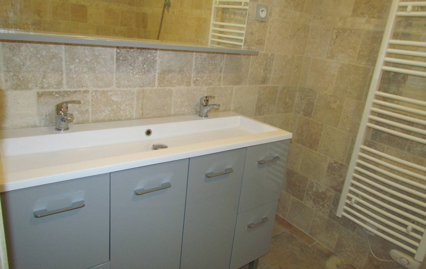 Location de vacances - Appartement à Sarrians - SALLE DE BAINS - DOUBLE VASQUE