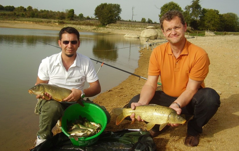 Location de vacances - Gîte à La Jaudonnière - Etang privé de 3 ha à 1 km pour les carpistes.