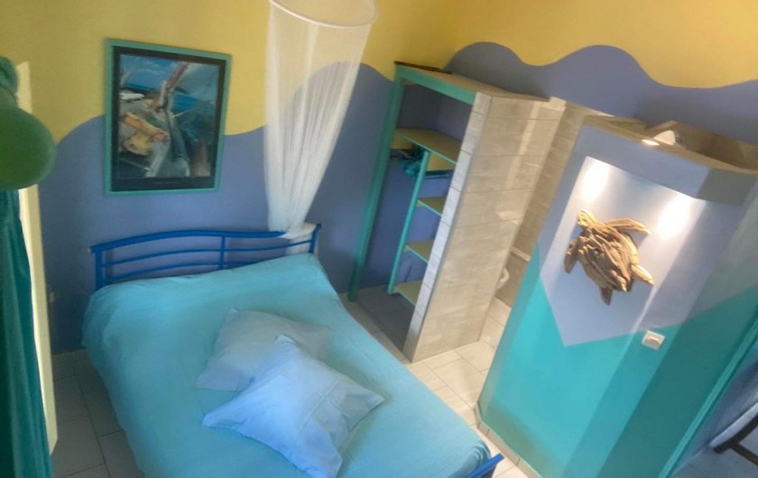 Location de vacances - Gîte à Sainte-Anne - 1 eme chambre gite raisinier  avec salle d eau wc