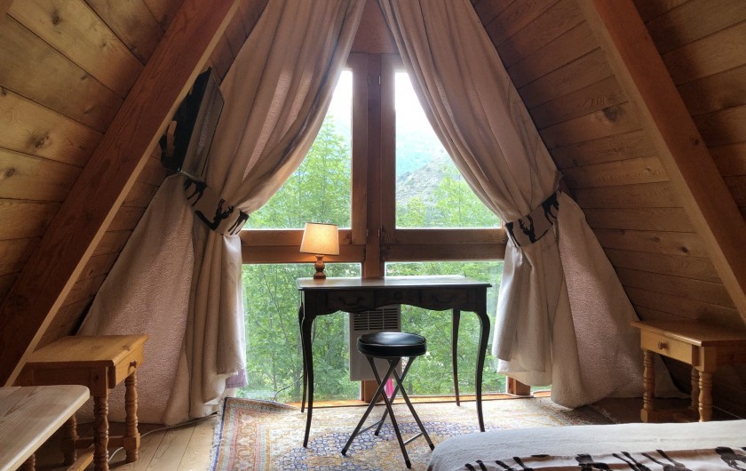 Location de vacances - Chalet à Allos - CHAMBRE PANORAMIQUE ETAGE