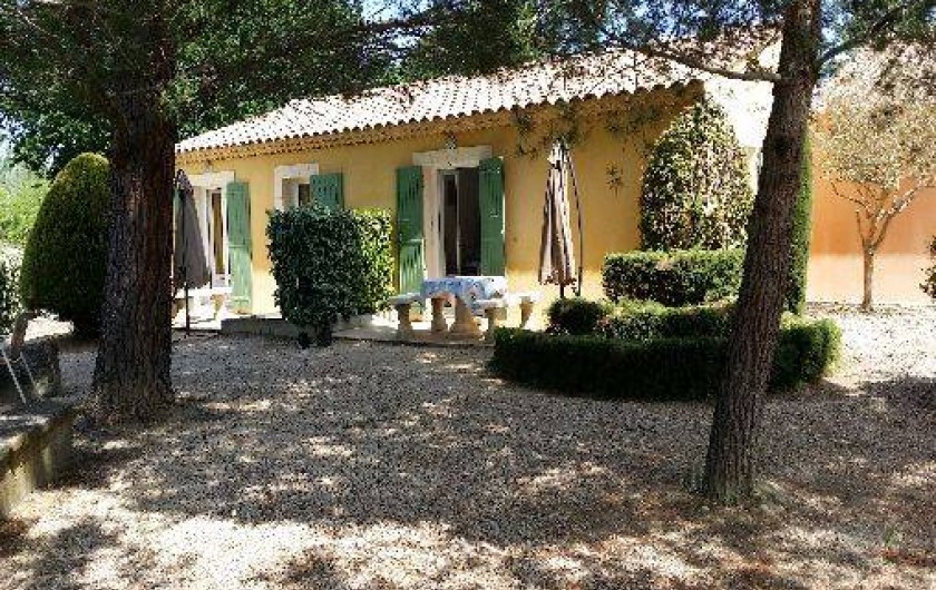 Location de vacances - Maison - Villa à Loriol-du-Comtat - Terrasses côté pinède