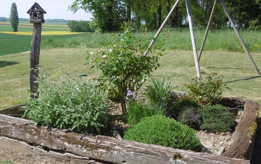 Location de vacances - Gîte à Pourlans - jardin aromatique
