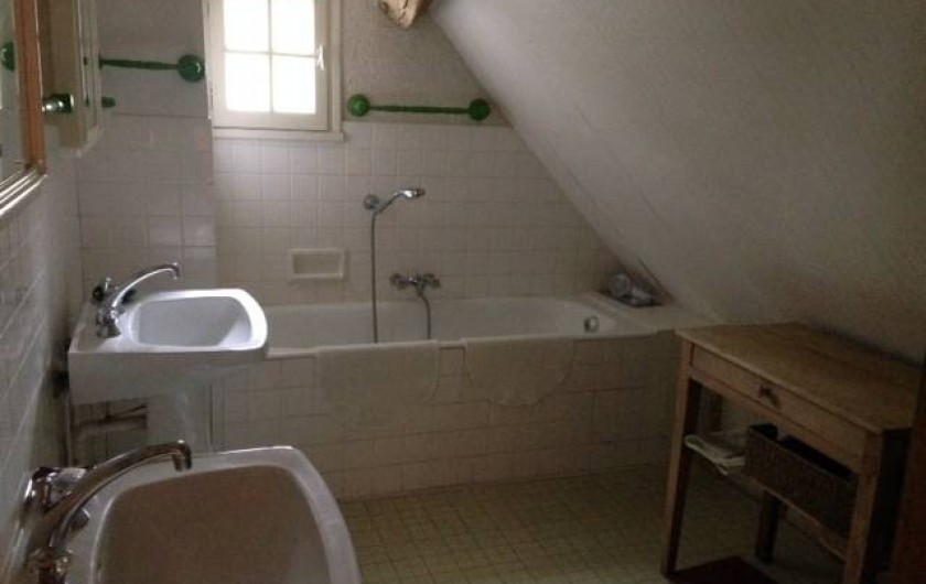 Location de vacances - Maison - Villa à Vitry-aux-Loges - Salle de bains Baignoire - WC