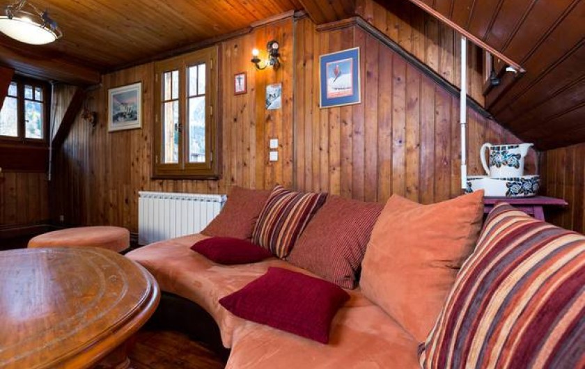 Location de vacances - Chalet à Chamonix-Mont-Blanc - Salon au 1er étage avec vue sur le glacier des Bossons
