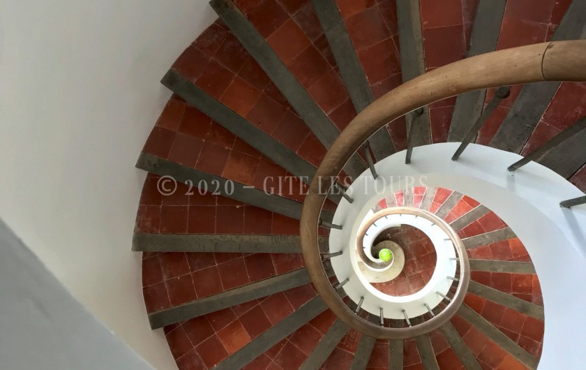 Location de vacances - Gîte à Sarrians - Escalier
