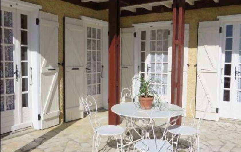 Location de vacances - Maison - Villa à Tournan - La terrasse ensoleillée