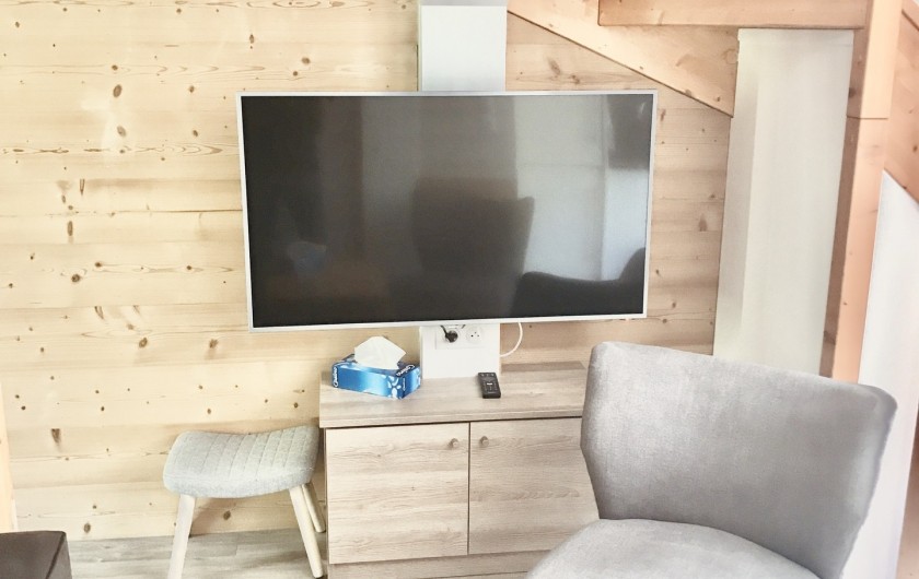 Location de vacances - Appartement à Saint-Sorlin-d'Arves - séjour écran LCD