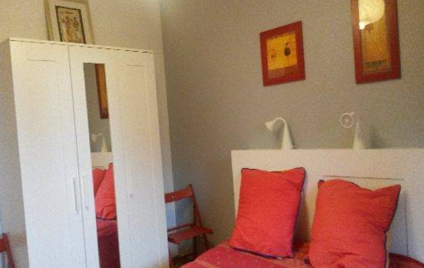 Location de vacances - Villa à Hyères - chambre du bas