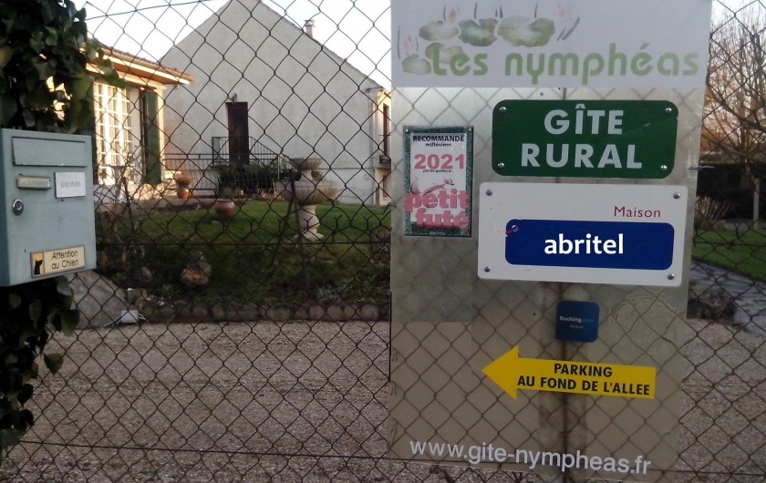 Location de vacances - Gîte à Crécy-la-Chapelle - panneaux