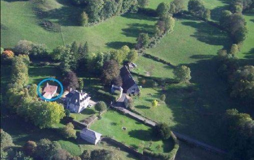 Location de vacances - Gîte à Aurillac - Vue d'Avion de la Propriété et du Parc