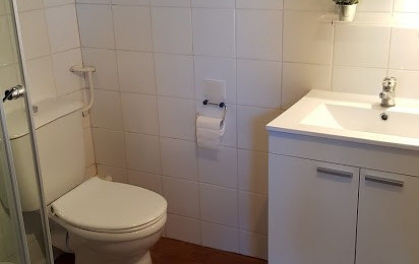 Location de vacances - Gîte à Aurillac - La Salle d'eau de la Chambre du Haut
