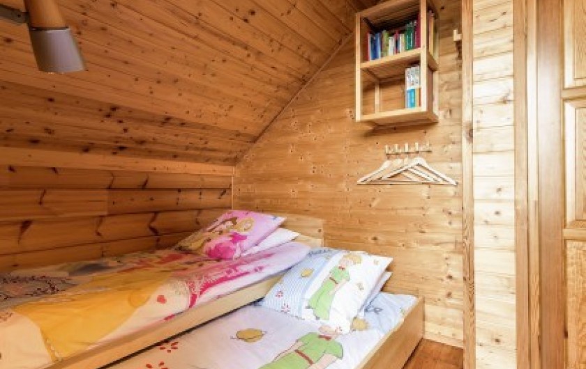 Location de vacances - Chalet à La Joue du Loup - Chambre avec lit gigognes transformable en lit double