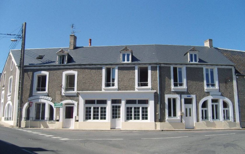 Location de vacances - Gîte à Sainte-Honorine-des-Pertes - Vue extérieure des 3 Gîtes