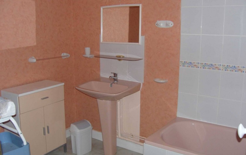 Location de vacances - Gîte à Sainte-Honorine-des-Pertes - Salle de bain du Gîte A
