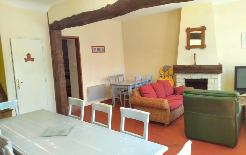 Location de vacances - Gîte à Sainte-Honorine-des-Pertes - Salon séjour du Gîte A