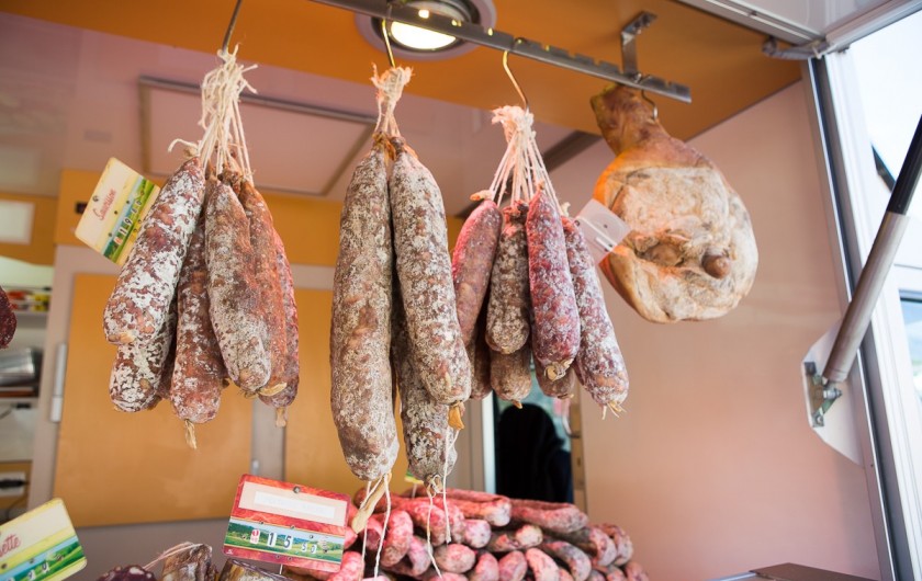 Location de vacances - Chalet à Rieupeyroux - La bonne charcuterie