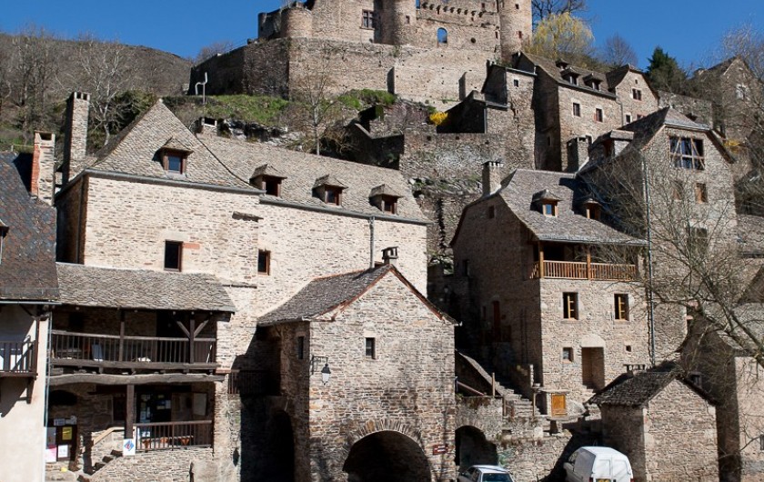 Location de vacances - Chalet à Rieupeyroux - Viollage médiéval de Belcastel