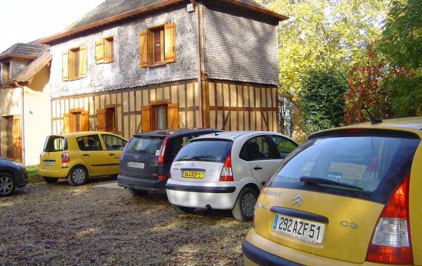 Location de vacances - Gîte à Outines - Parking clos