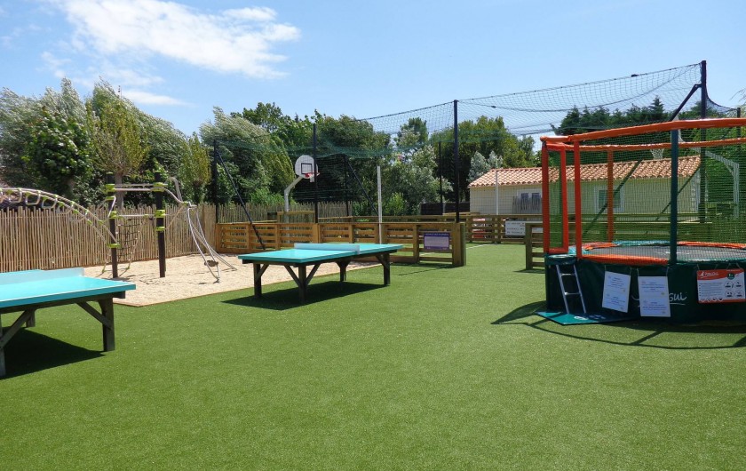 Location de vacances - Camping à Saint-Jean-de-Monts - Camping Plein Sud_Aires de Jeux avec Terrain multisports