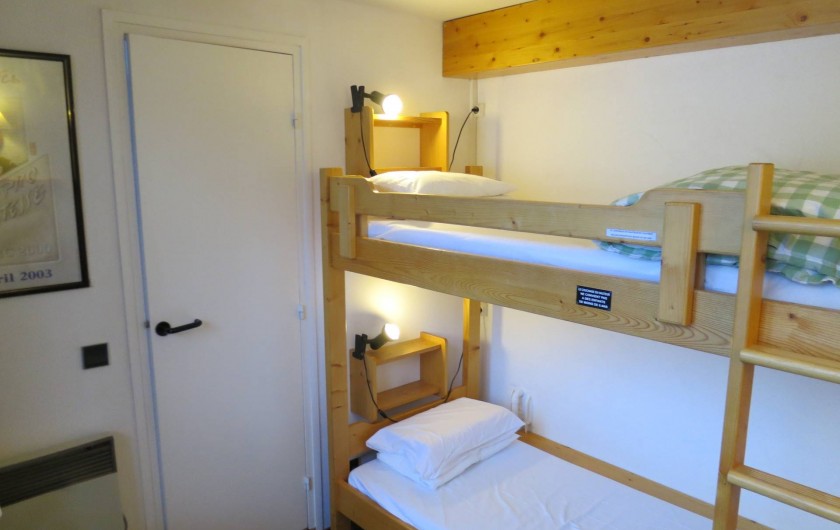 Location de vacances - Appartement à Les Arcs - Petite chambre avec accès  terrasse 12 m2. Lave-linge.