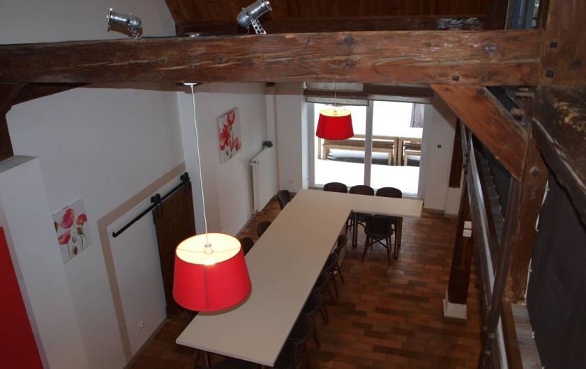 Location de vacances - Gîte à Corcieux - La cuisine ouverte vue de la mezzanine