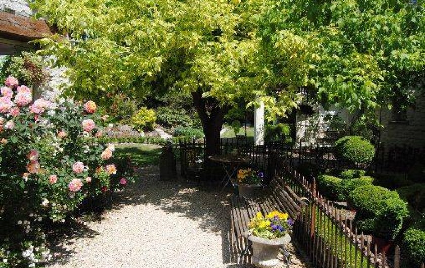 Location de vacances - Chambre d'hôtes à Marchais - accès jardin