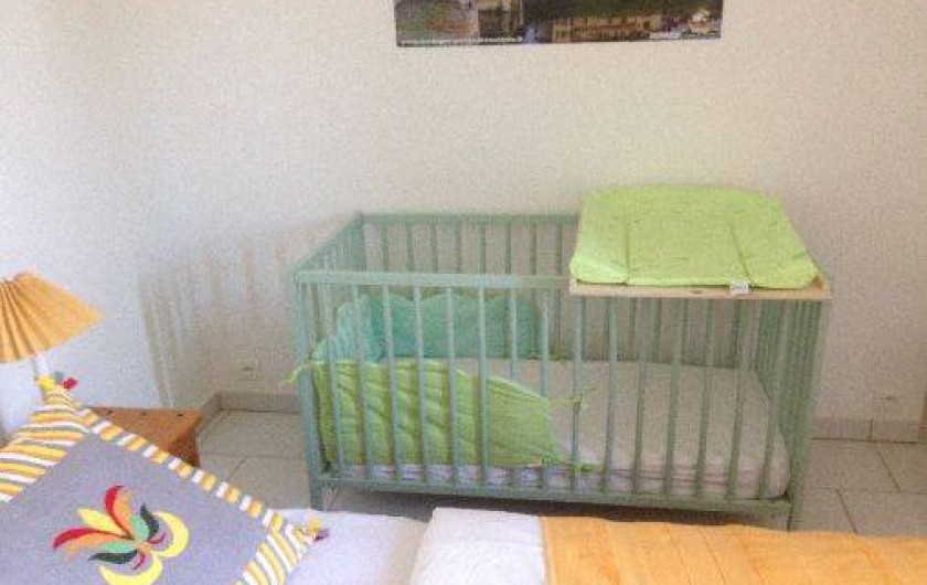 Location de vacances - Gîte à Corgnac-sur-l'Isle - Lit bébé sur demande dans chambre 2