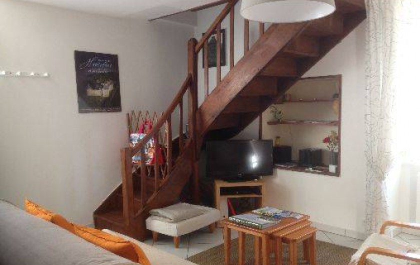 Location de vacances - Gîte à Corgnac-sur-l'Isle - Salon - Pas d'accès à l'étage supérieur ( grenier )