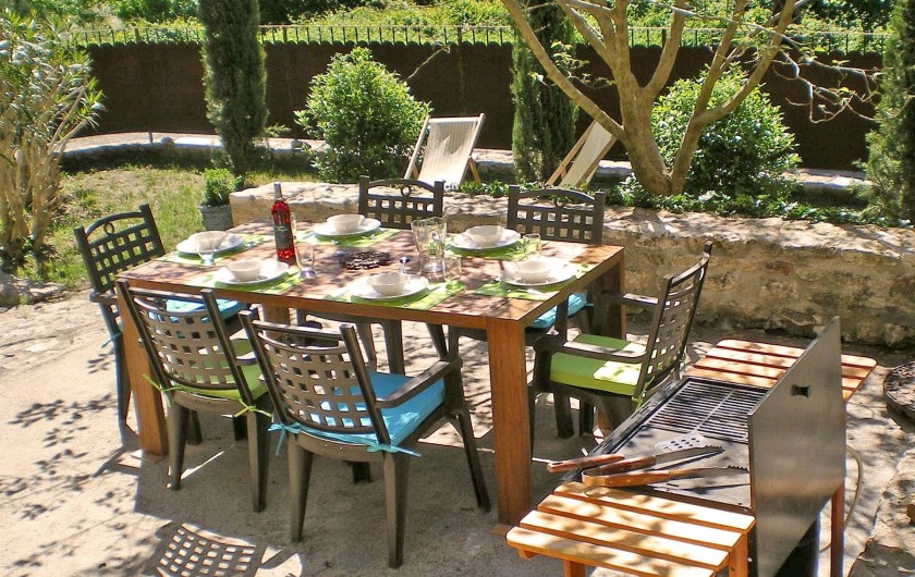 Location de vacances - Gîte à Tharaux - Salle à manger d'été,  sa plancha