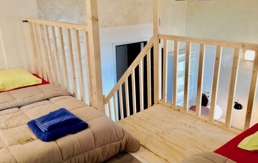 Location de vacances - Appartement à Monaco-Ville - l'autre lit du haut ds mezzanine escalier très facile à monter et descendre