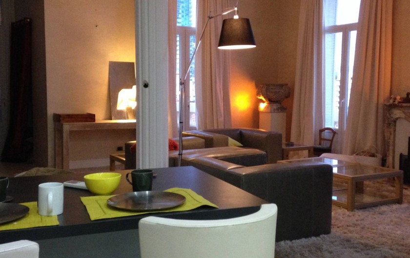 Location de vacances - Appartement à Monaco-Ville - côté repas ds le grand appartement