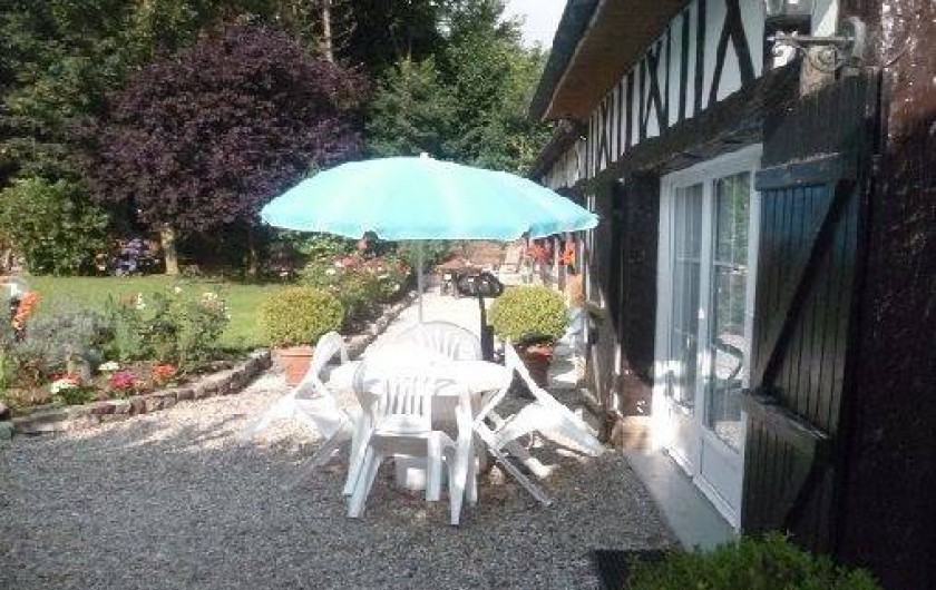 Location de vacances - Gîte à Saint-Sauveur-d'Émalleville - La terrasse