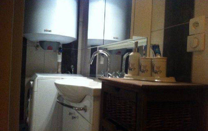 Location de vacances - Gîte à Roanne - Salle de bain à l'italienne (2)