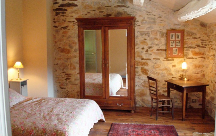 Location de vacances - Mas à Courniou - une chambre