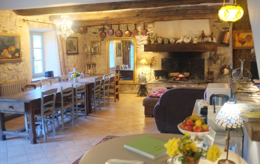 Location de vacances - Mas à Courniou - La salle à manger