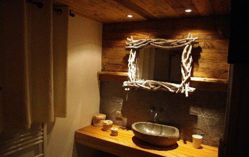 Location de vacances - Chalet à Manigod - Salle de bain Chambre RDJ