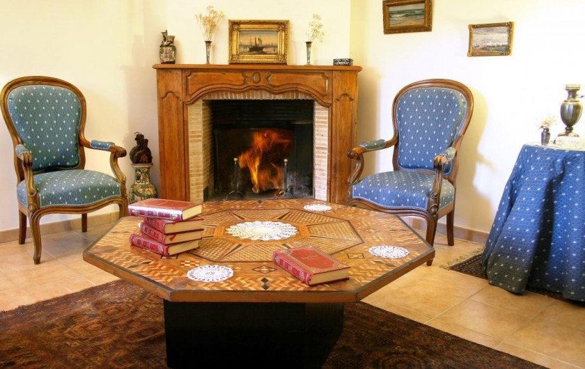 Location de vacances - Chambre d'hôtes à Saint-Martin-le-Vieil - Séjour bibliothèque