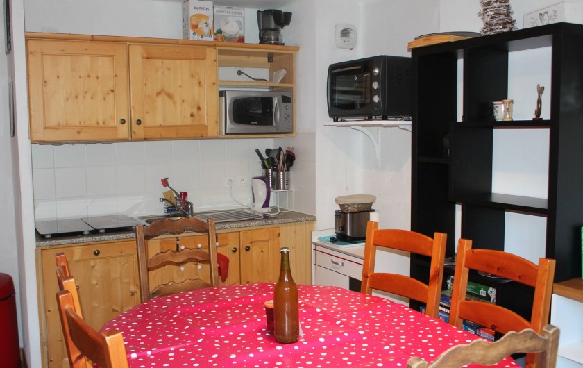 Location de vacances - Appartement à Saint-Sorlin-d'Arves - coin cuisine/repas