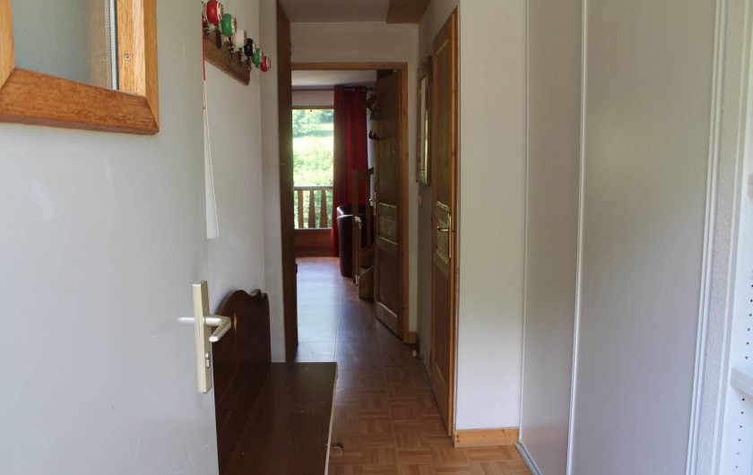 Location de vacances - Appartement à Saint-Sorlin-d'Arves - couloir entrée