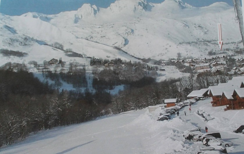 Location de vacances - Appartement à Saint-Sorlin-d'Arves - vue de l'appartement à droite sur les pistes