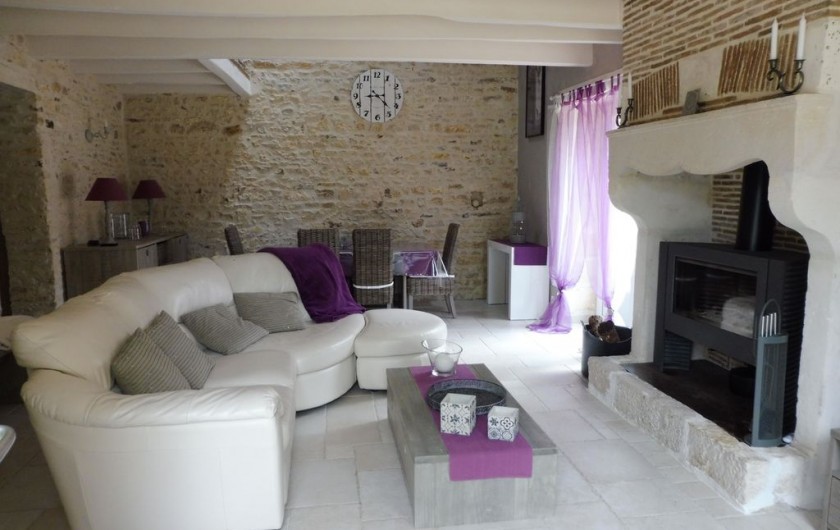 Location de vacances - Villa à Cellefrouin - RDC  SALON /SALLE A MANGER