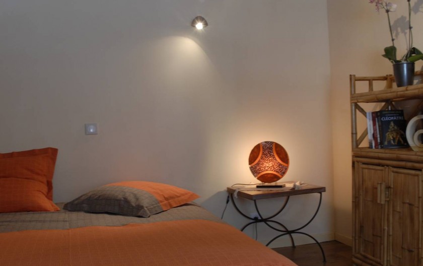 Location de vacances - Chambre d'hôtes à Saint-Laurent-de-Lévézou - Chambre de la Cour