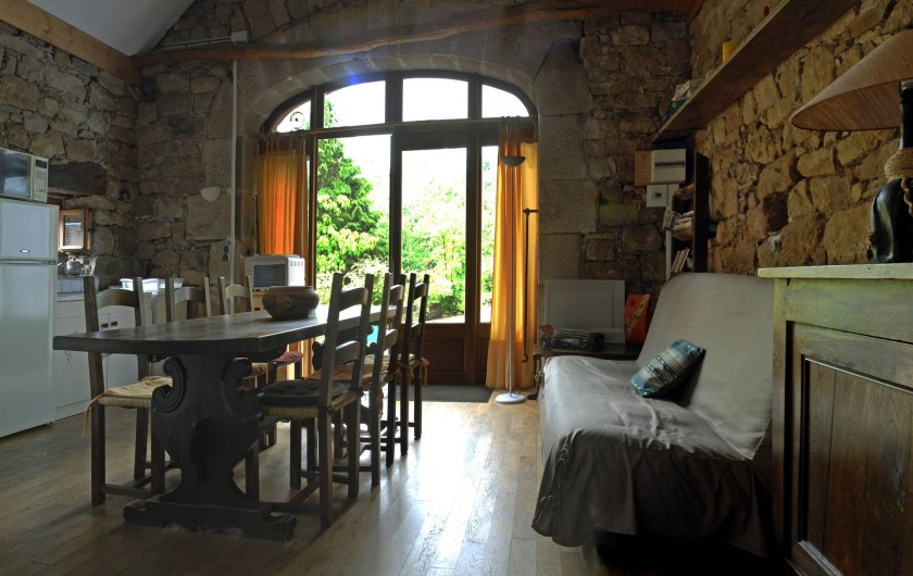 Location de vacances - Chambre d'hôtes à Saint-Laurent-de-Lévézou - Pièce de vie du gîte