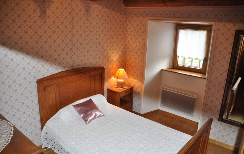 Location de vacances - Gîte à Saint-Flour - chambre rose