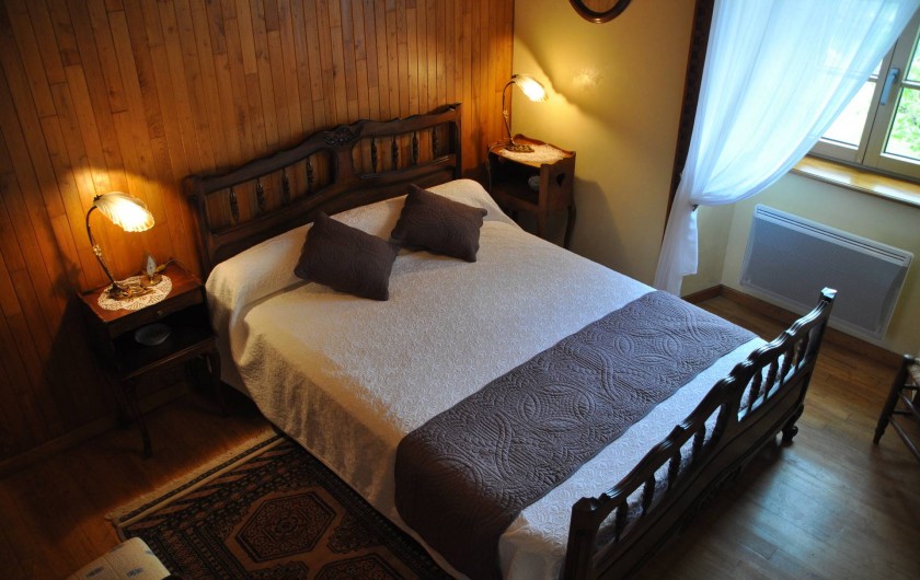 Location de vacances - Gîte à Saint-Flour - chambre jaune